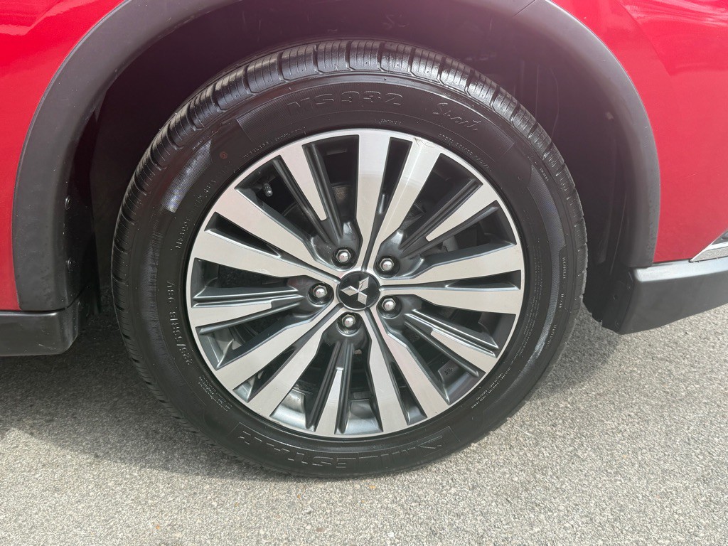 2020 Mitsubishi Outlander Image 18