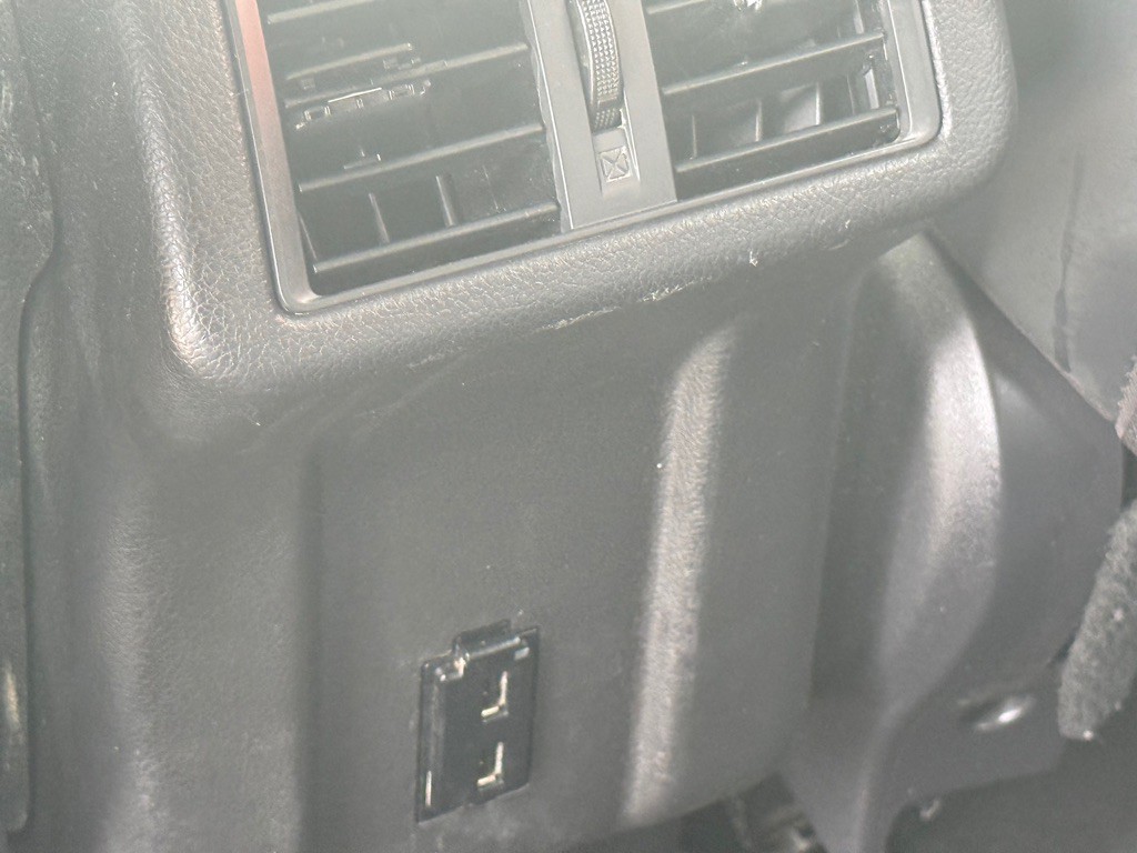 2020 Mitsubishi Outlander Image 25