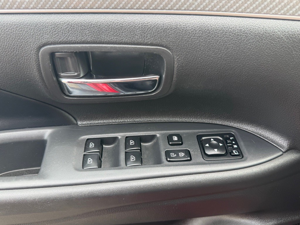 2020 Mitsubishi Outlander Image 30
