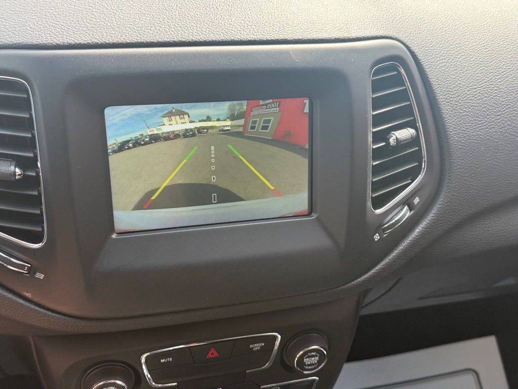 2020 Jeep Compass Image 38