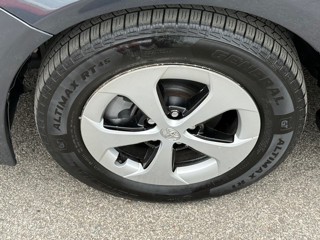2012 Toyota Prius Image 14