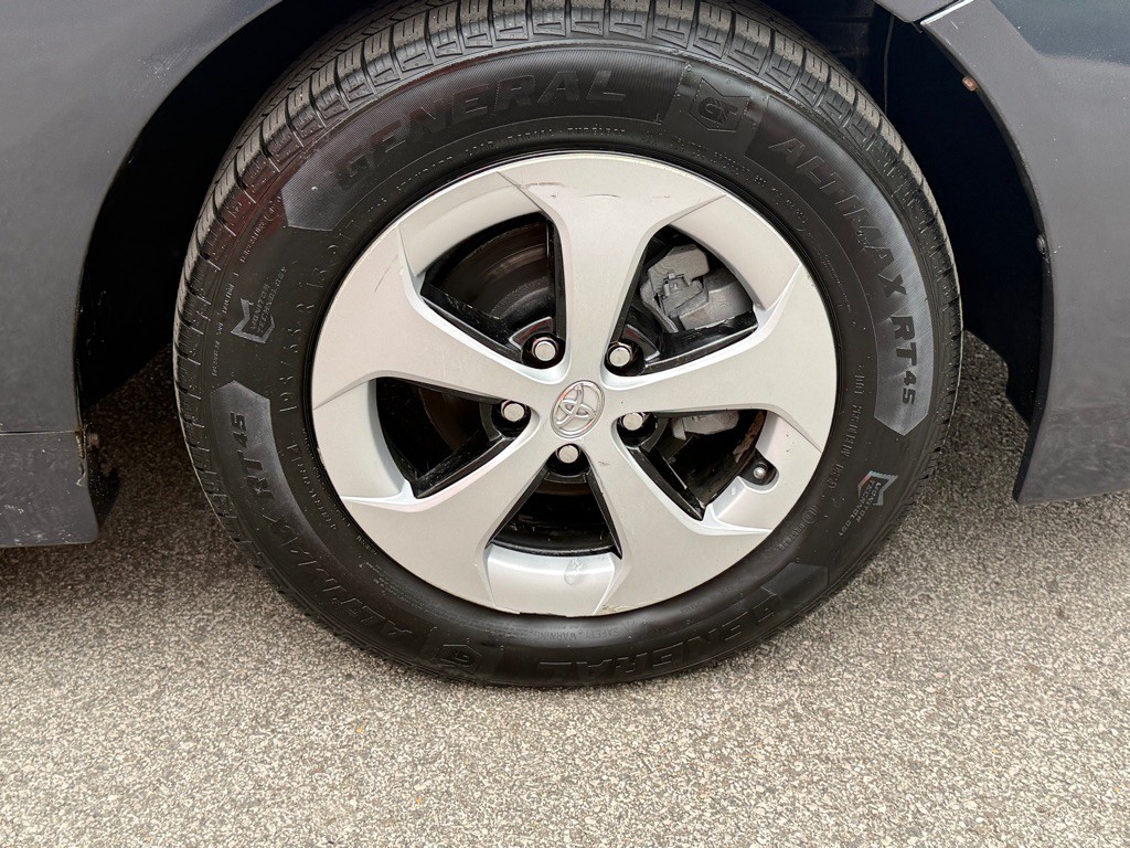 2012 Toyota Prius Image 18