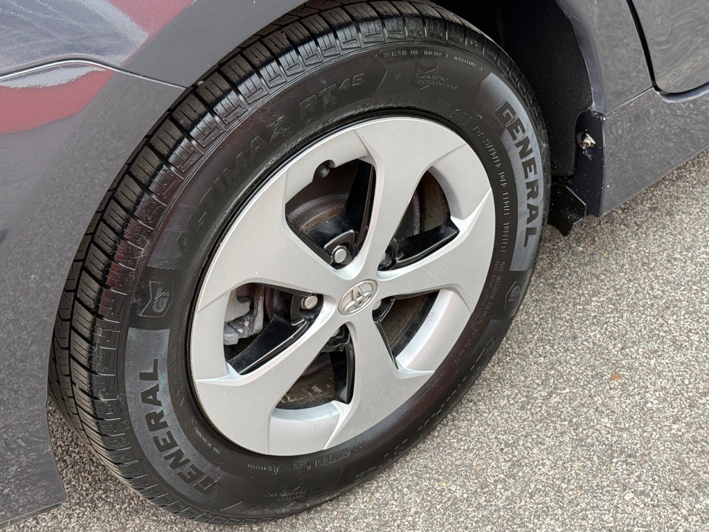 2012 Toyota Prius Image 19