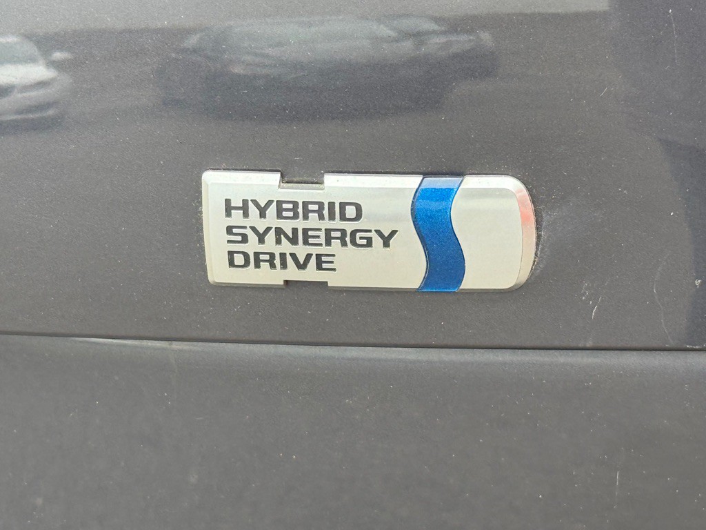 2012 Toyota Prius Image 20