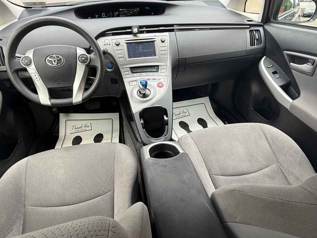 2012 Toyota Prius Image 25