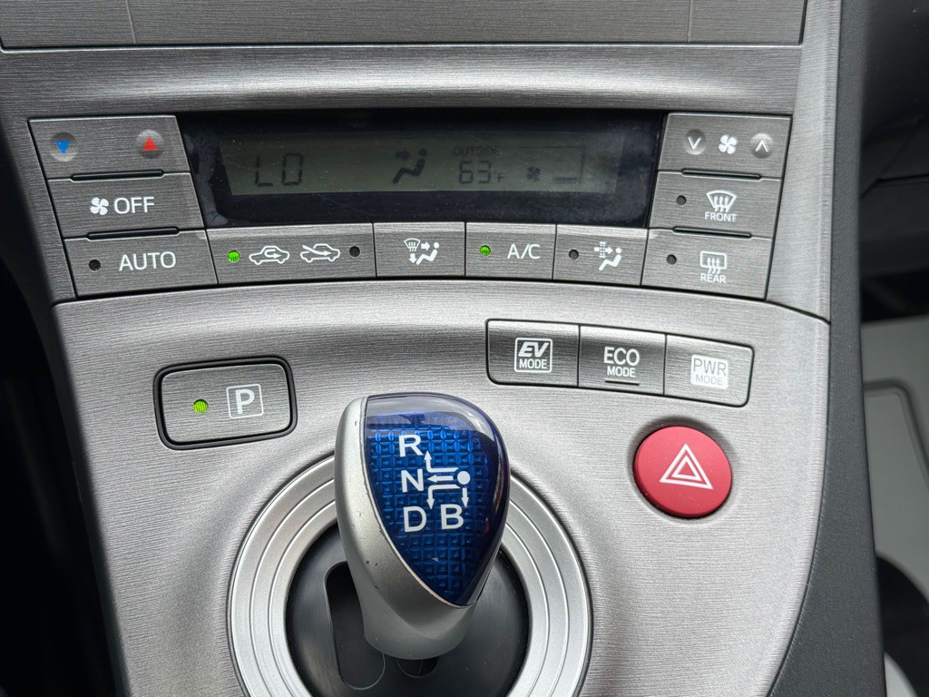 2012 Toyota Prius Image 34