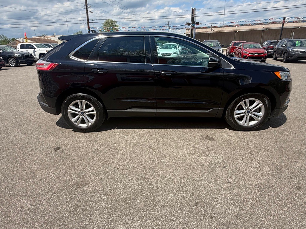 2020 Ford Edge Image 8