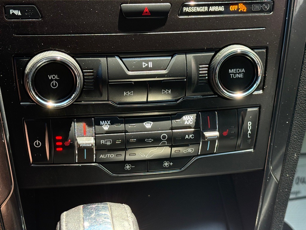 2018 Ford Explorer Image 35