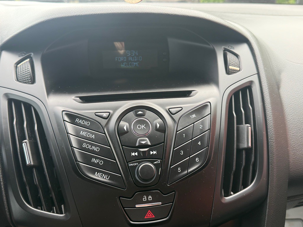 2014 Ford Focus Image 24