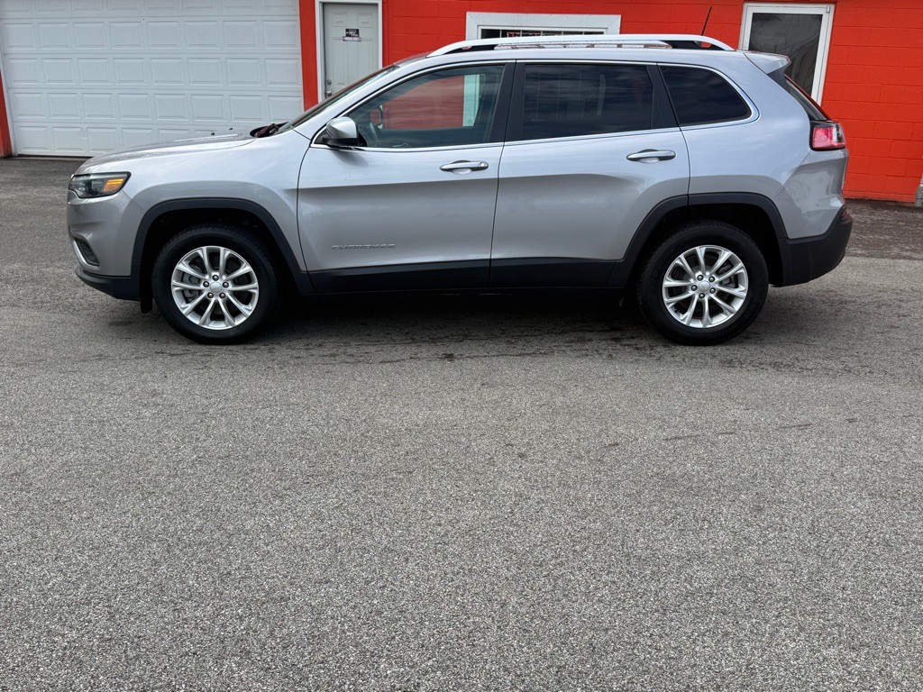 2019 Jeep Cherokee Image 2