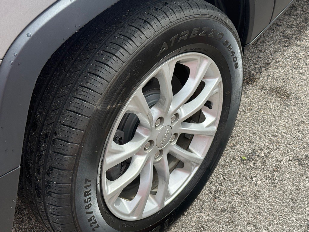 2019 Jeep Cherokee Image 17