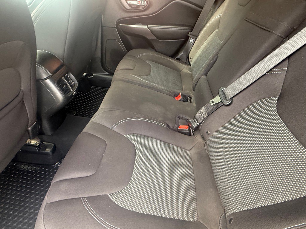 2019 Jeep Cherokee Image 23