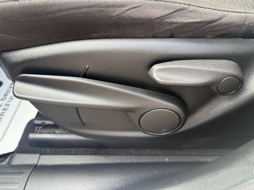 2019 Jeep Cherokee Image 27