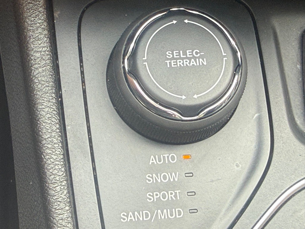 2019 Jeep Cherokee Image 37