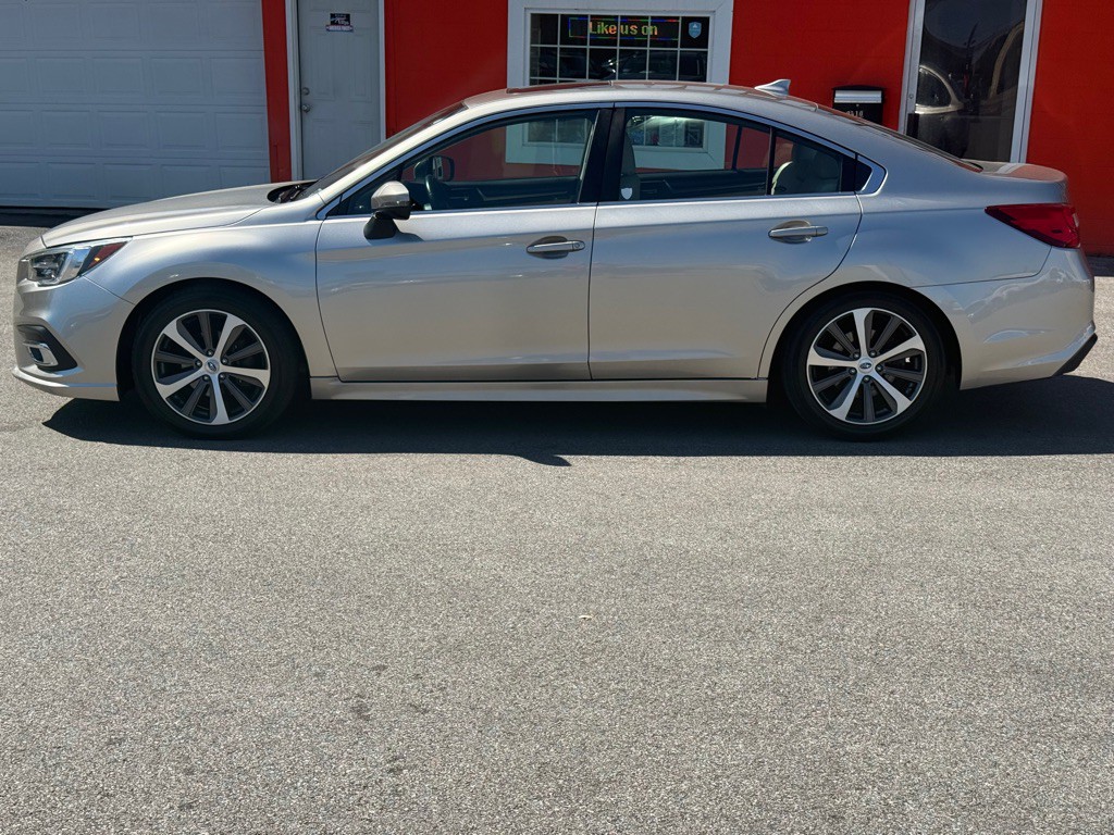 2019 Subaru Legacy Image 3