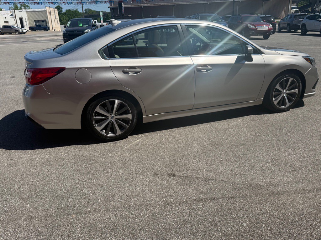 2019 Subaru Legacy Image 6