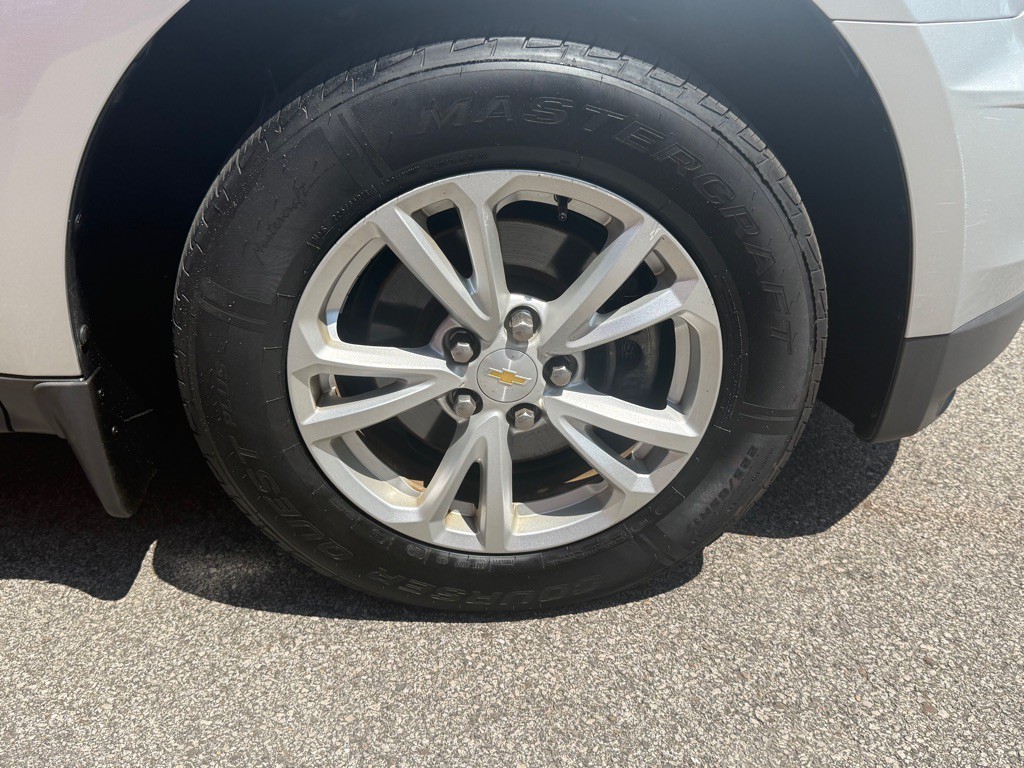 2017 Chevrolet Equinox Image 17