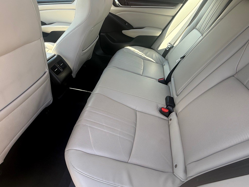 2018 Honda Accord Image 22
