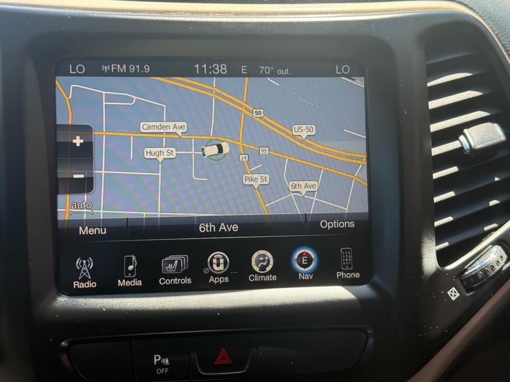 2018 Jeep Cherokee Image 46