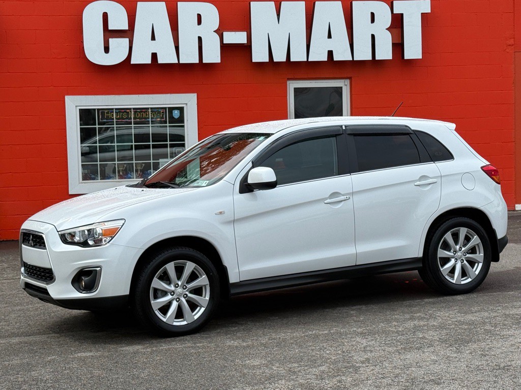 2014 Mitsubishi Outlander Image 1