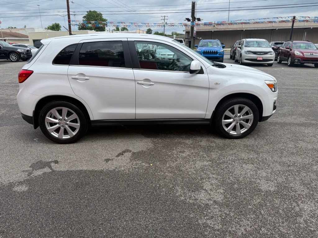 2014 Mitsubishi Outlander Image 7