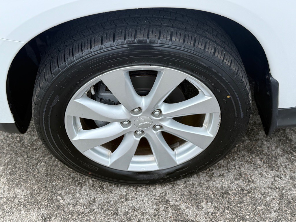 2014 Mitsubishi Outlander Image 12