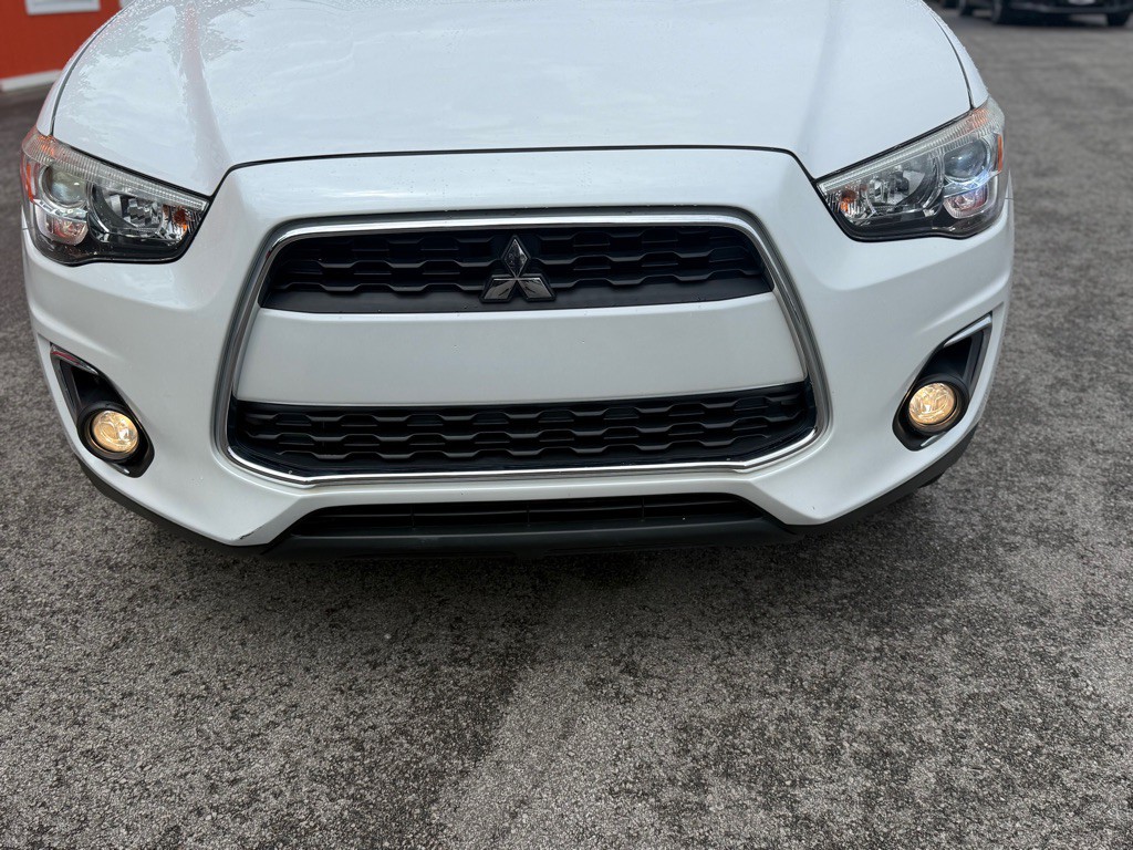 2014 Mitsubishi Outlander Image 14