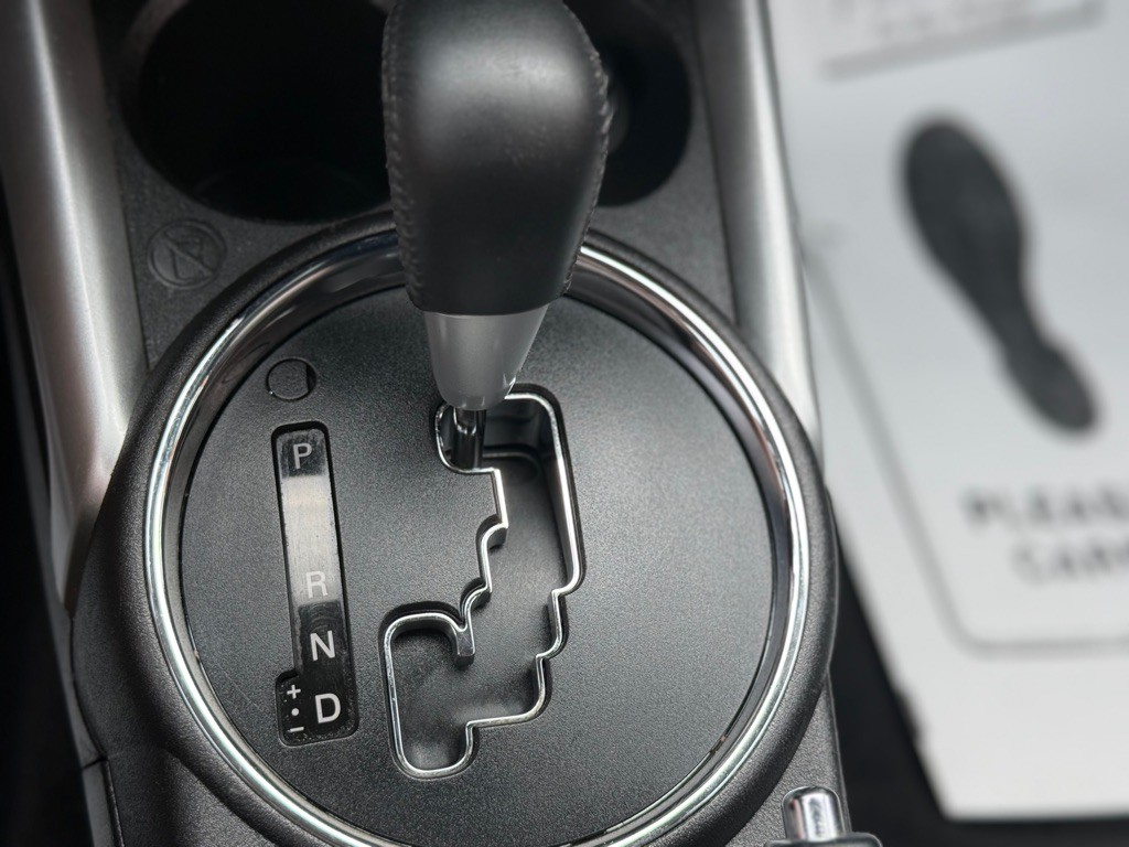 2014 Mitsubishi Outlander Image 35