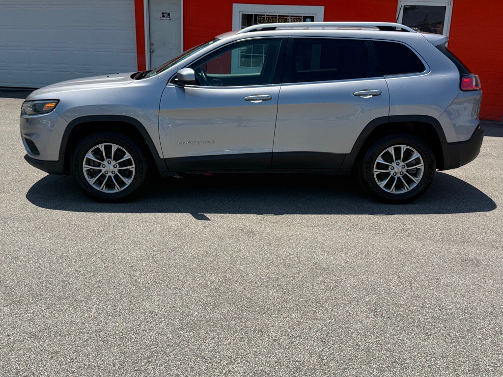 2019 Jeep Cherokee Image 3