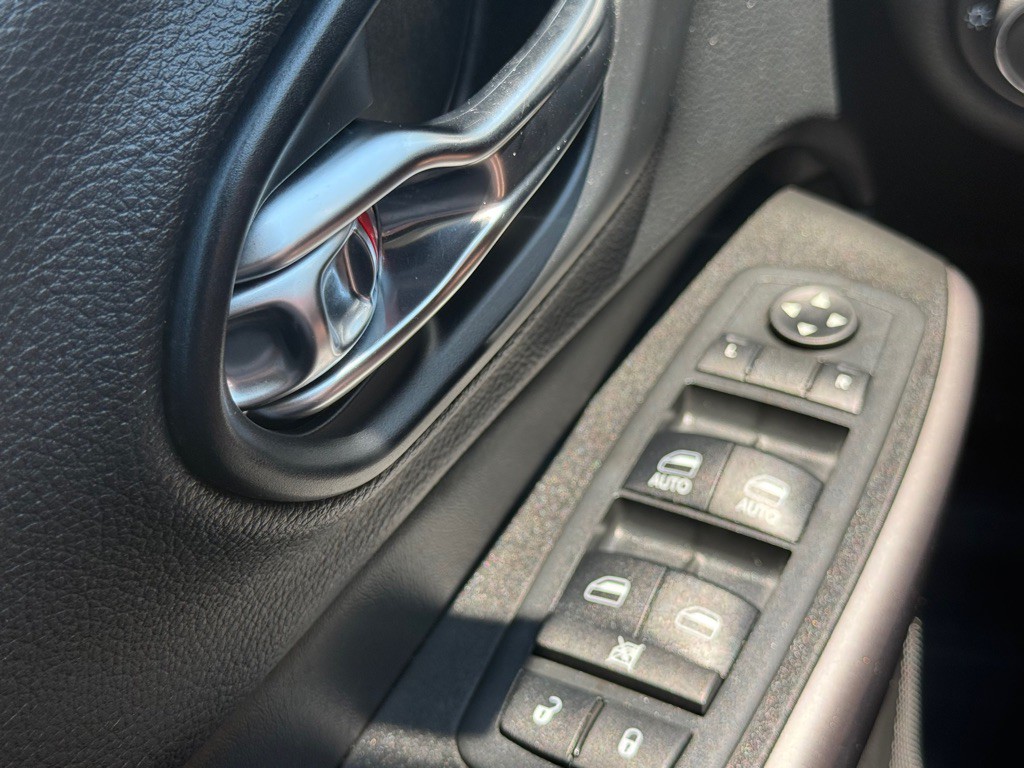 2019 Jeep Cherokee Image 27