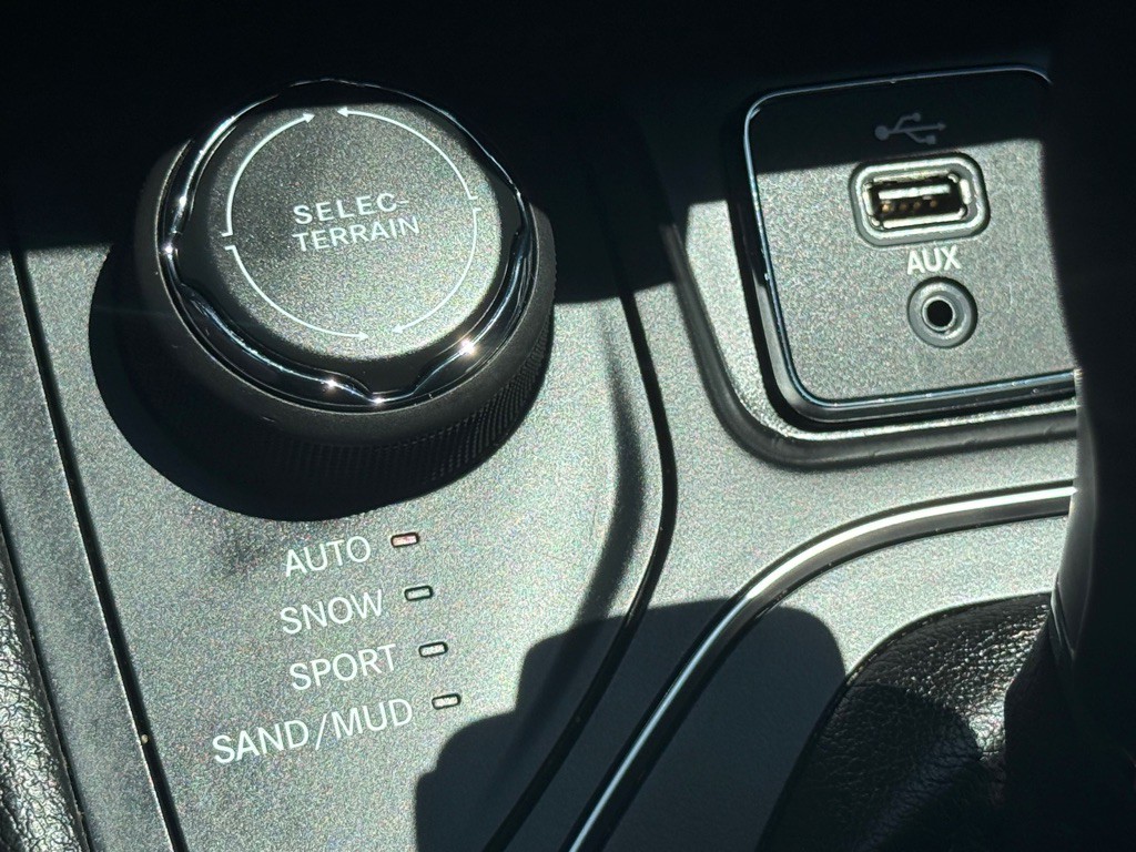 2019 Jeep Cherokee Image 35