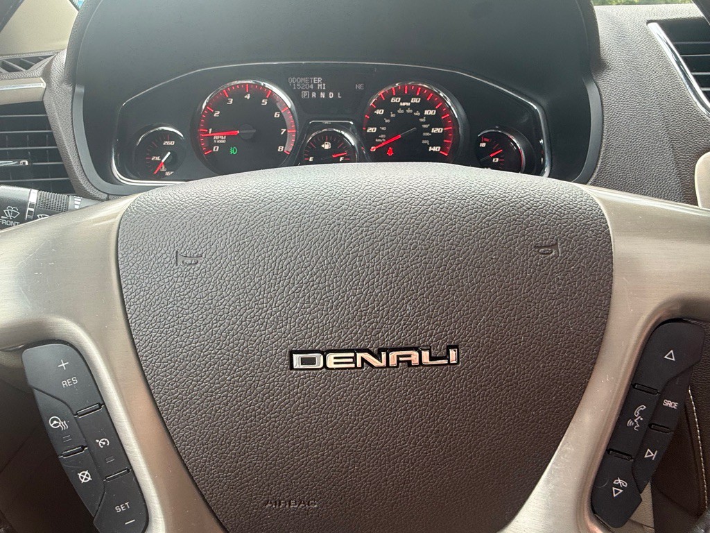 2016 GMC Acadia Image 40