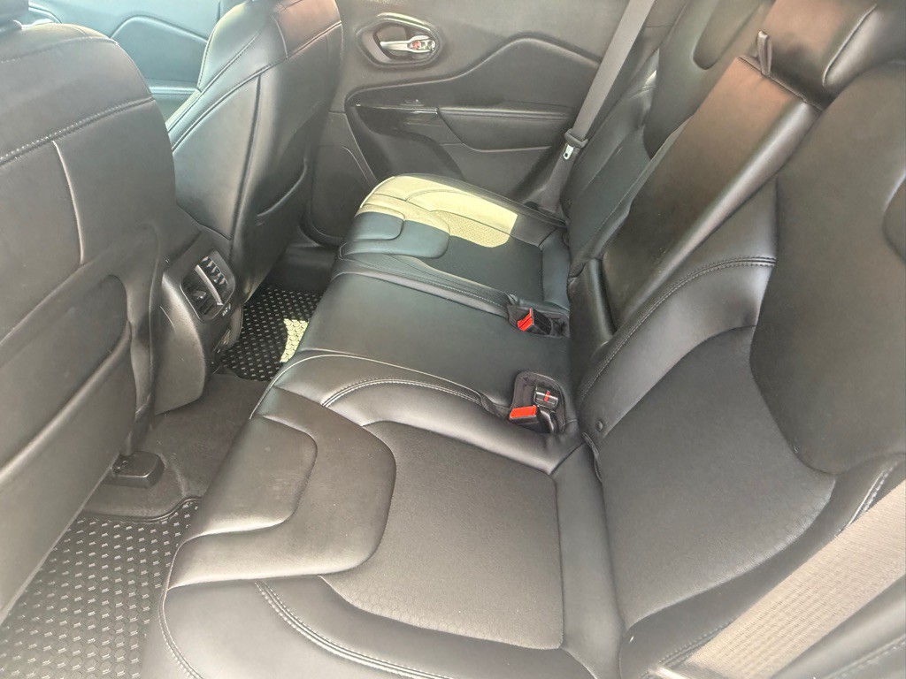 2019 Jeep Cherokee Image 22