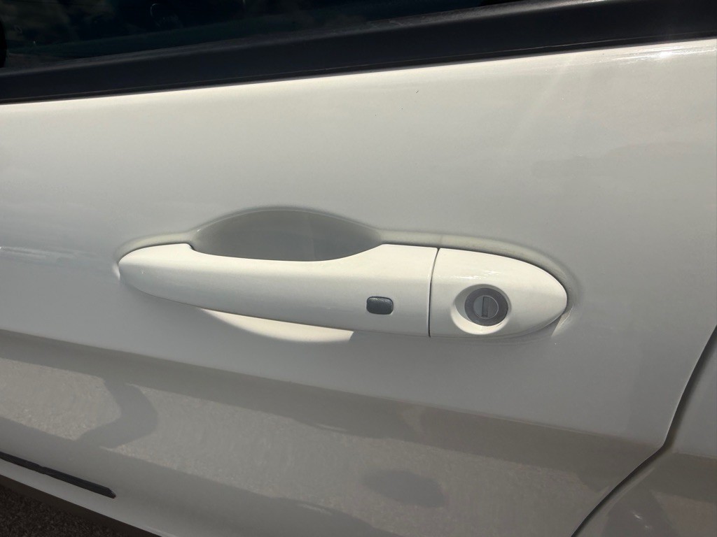 2019 Jeep Cherokee Image 24