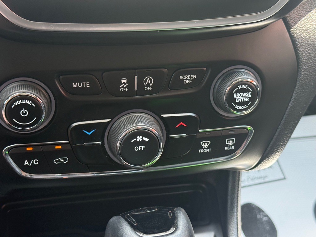 2019 Jeep Cherokee Image 35