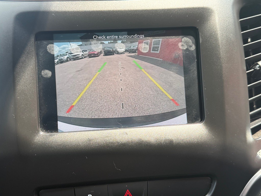 2019 Jeep Cherokee Image 38