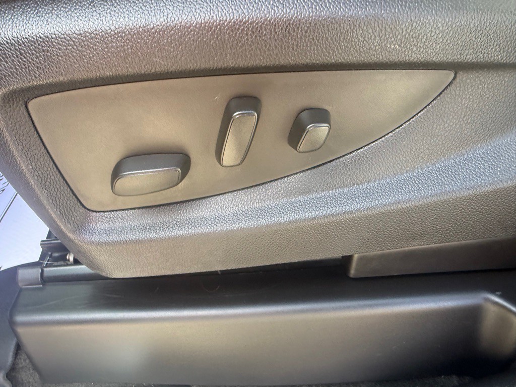 2015 Chevrolet Silverado 1500 Image 32