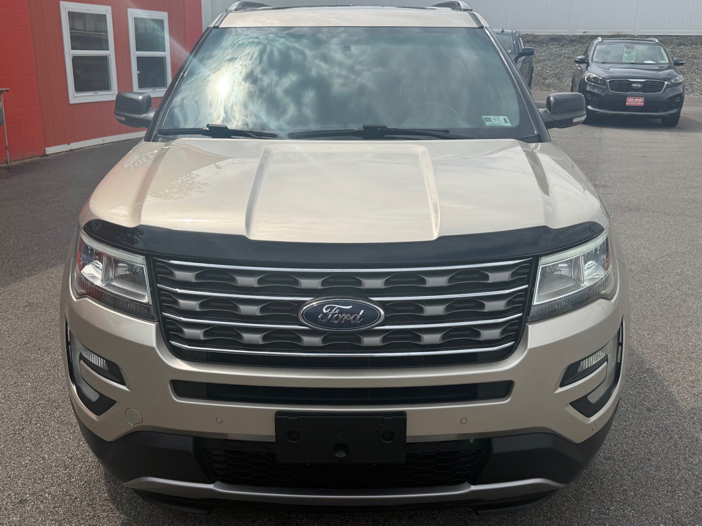 2017 Ford Explorer Image 8