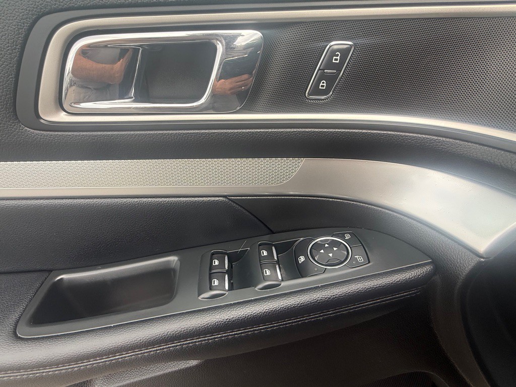 2017 Ford Explorer Image 25