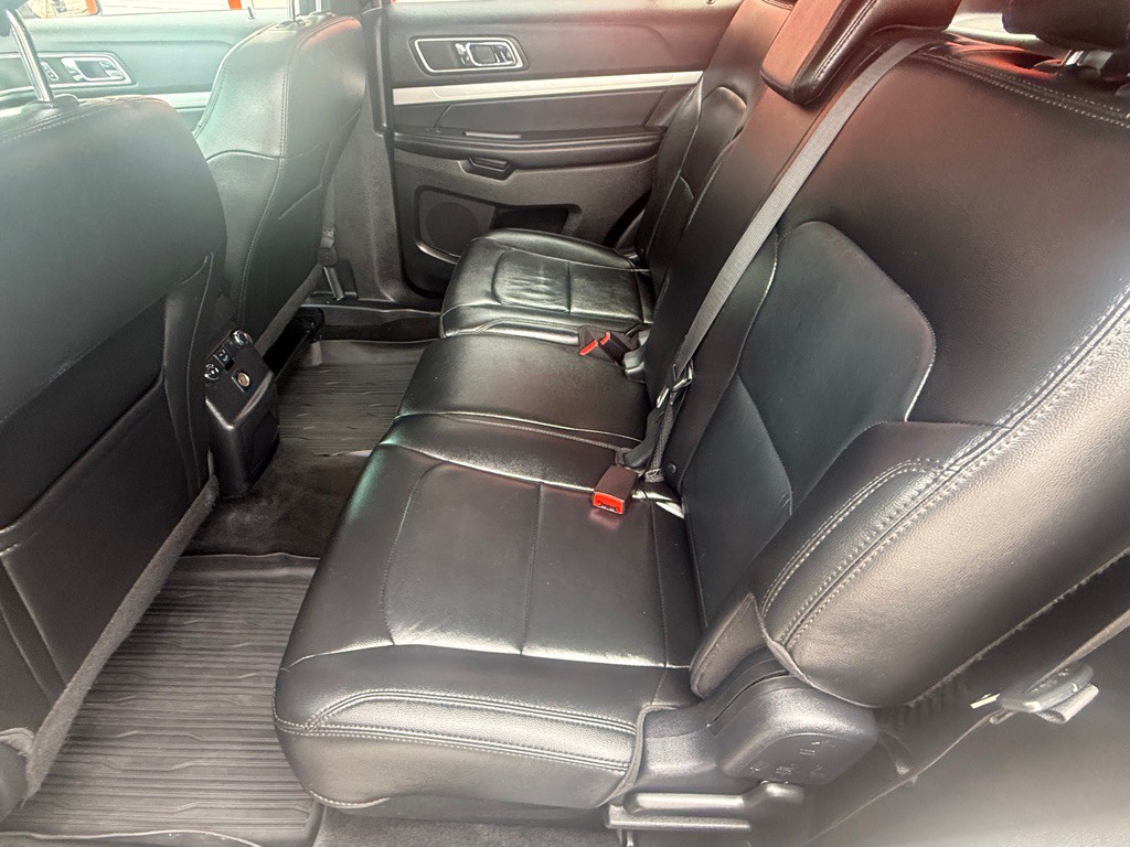 2017 Ford Explorer Image 27