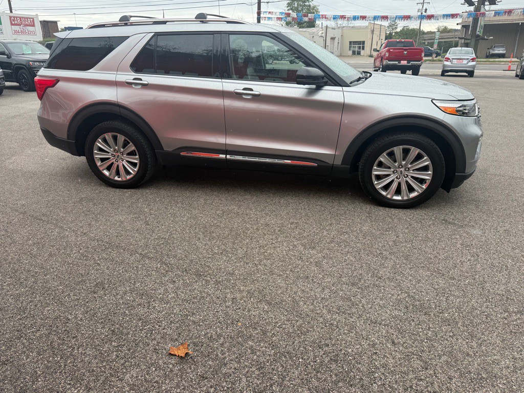 2021 Ford Explorer Image 8