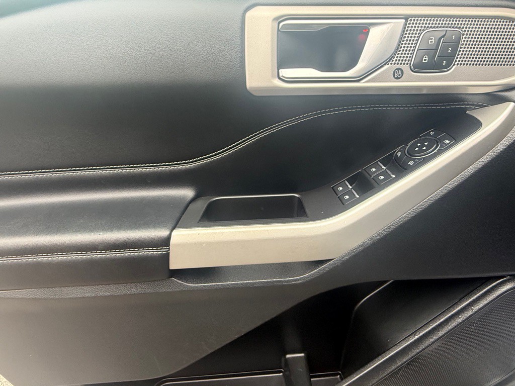 2021 Ford Explorer Image 35