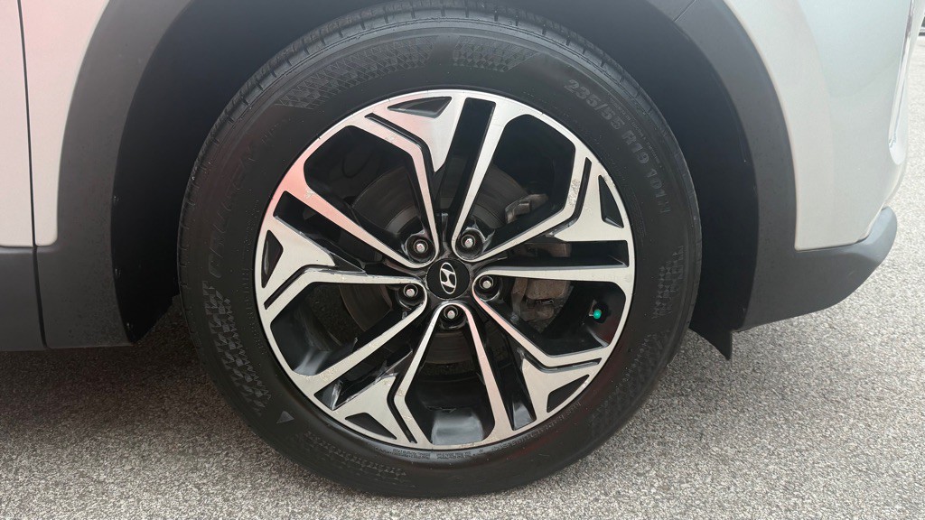 2019 Hyundai Santa Fe Image 18