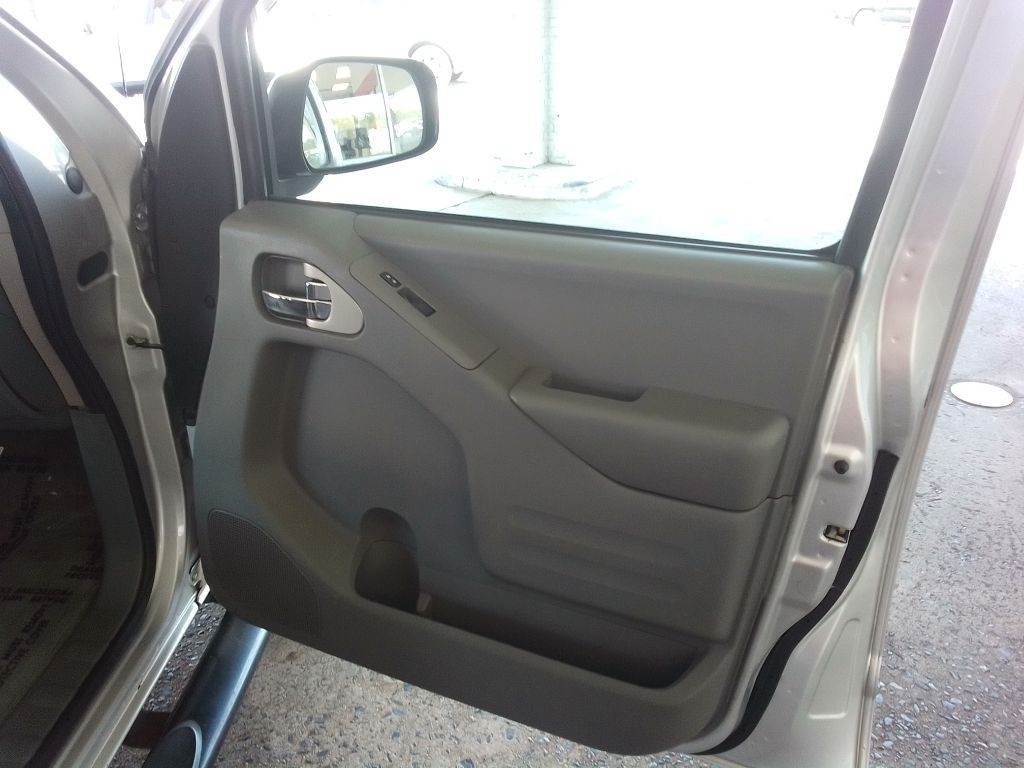 2017 Nissan Frontier Image 22