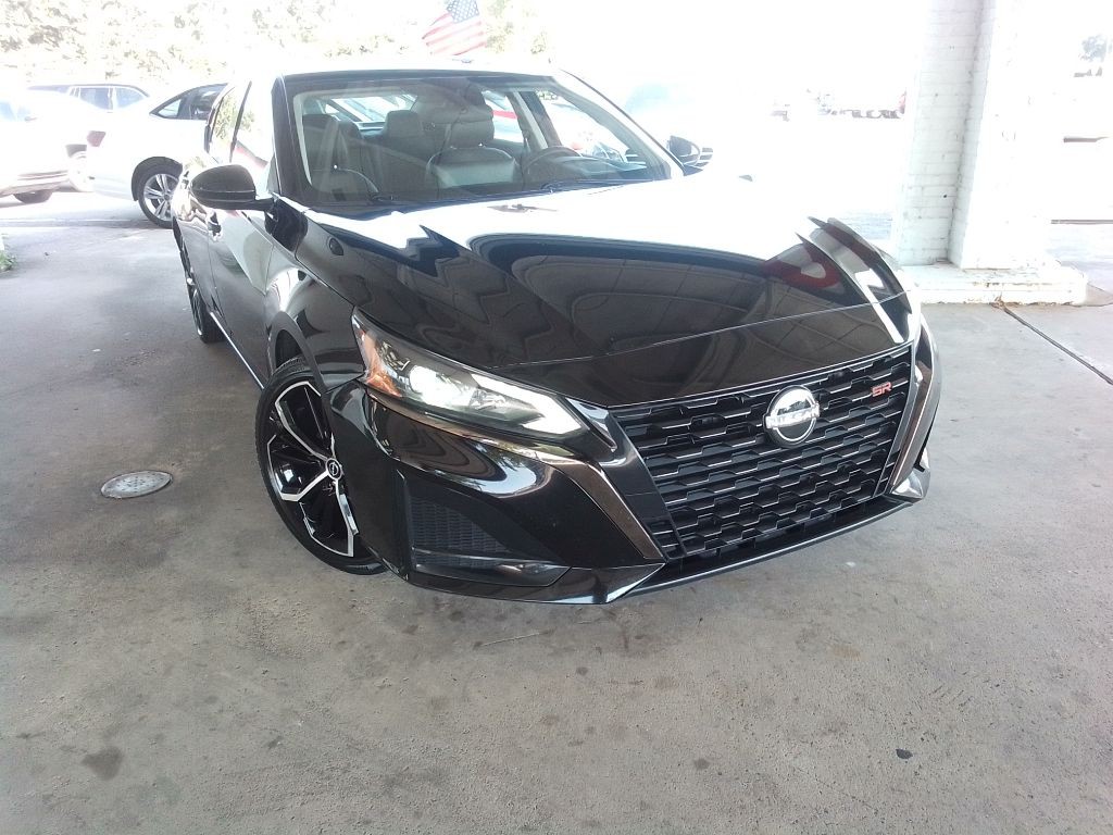 2023 Nissan Altima Image 3