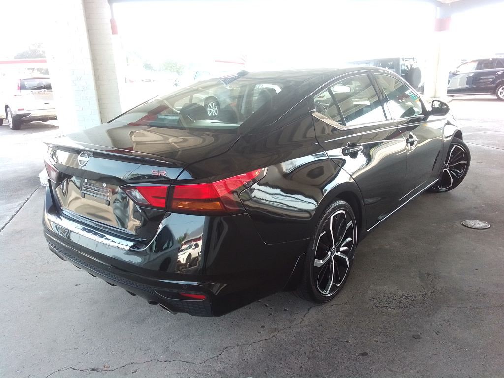 2023 Nissan Altima Image 5