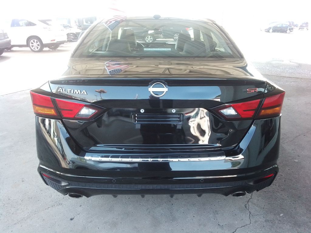 2023 Nissan Altima Image 6