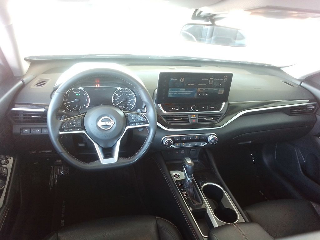 2023 Nissan Altima Image 7