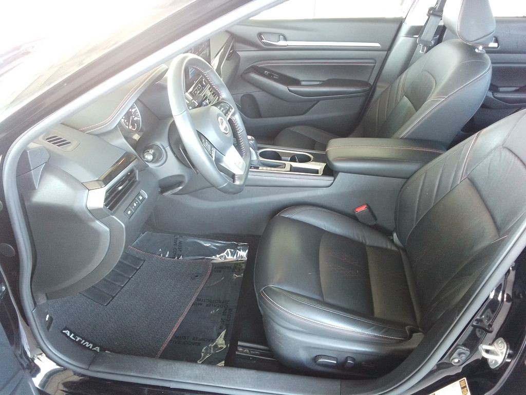 2023 Nissan Altima Image 17