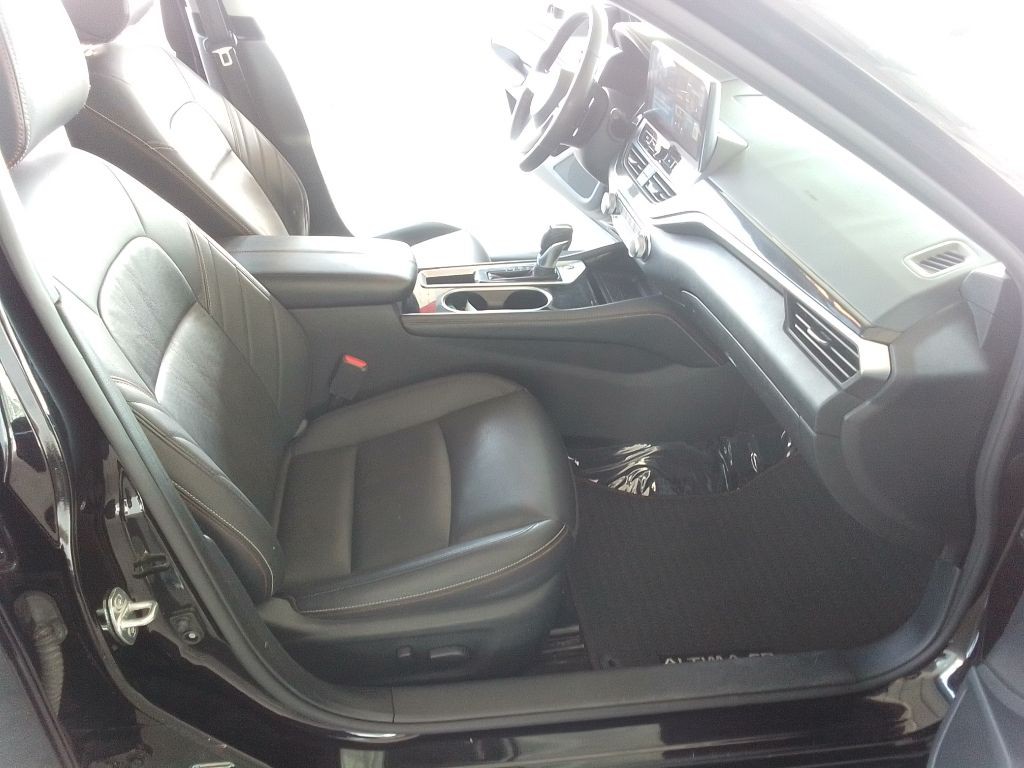 2023 Nissan Altima Image 19